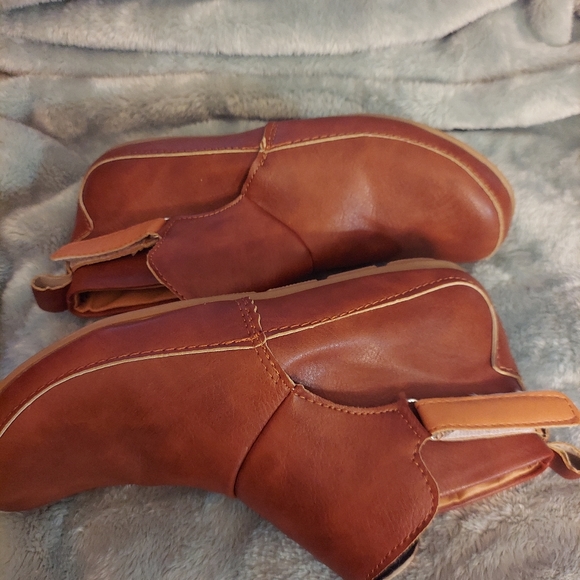 Shoes - Women's Booties.  Size 8 1/2 M